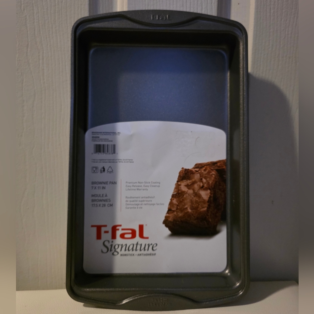 T-fal Signature 7x11 Brownie Pan
